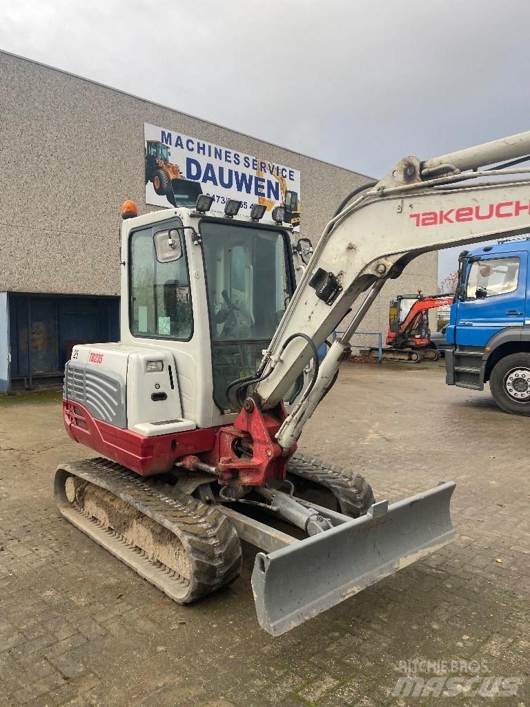 Takeuchi TB 235 Minikaivukoneet < 7t