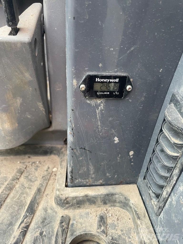 Takeuchi TB 235 Minikaivukoneet < 7t