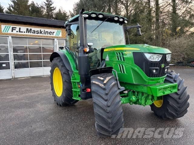 John Deere 6120 R Traktorit