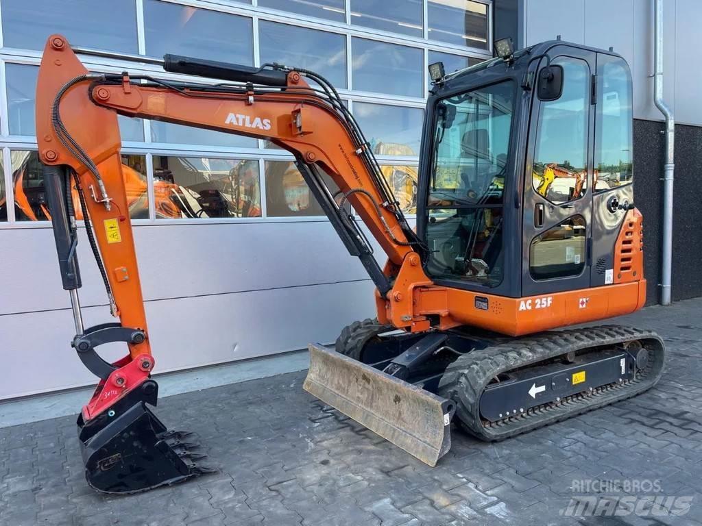 Atlas AC25F Minikaivukoneet < 7t