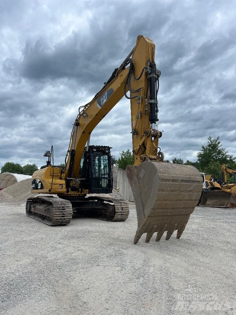 CAT 319 D L Telakaivukoneet