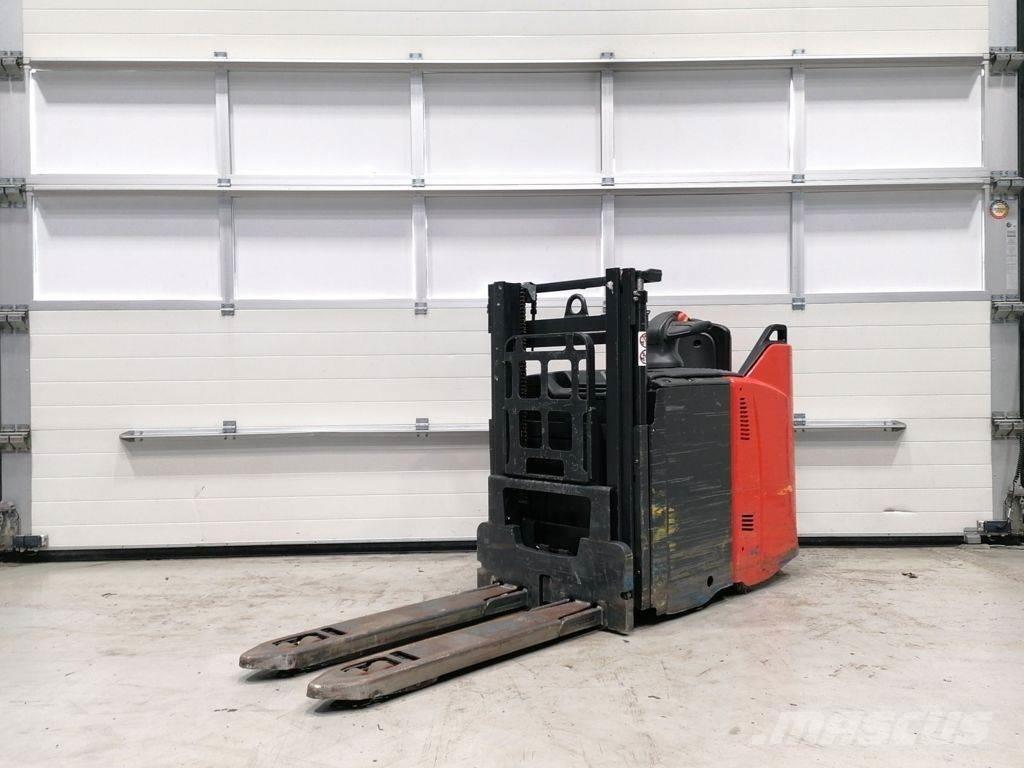 Linde D12 SP Käyden ajettavat pinoamistrukit