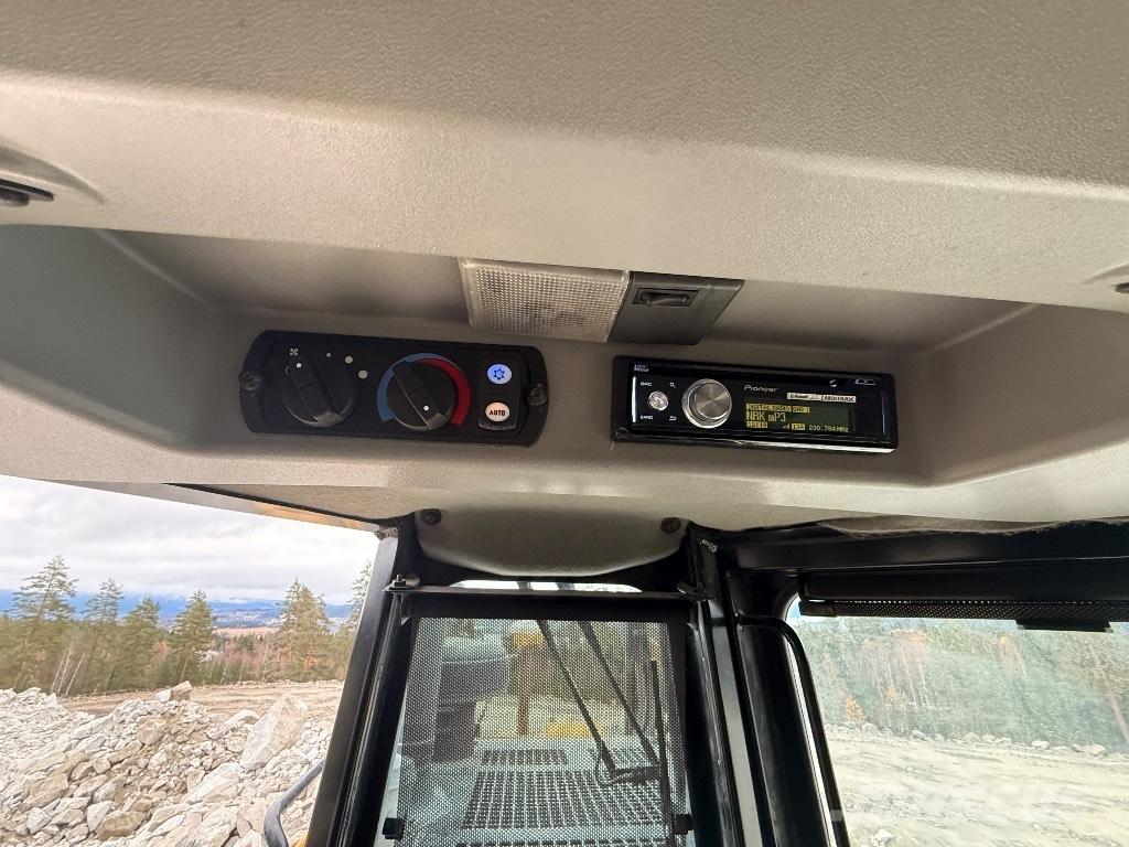 CAT D 8 T Telaketjupuskutraktorit