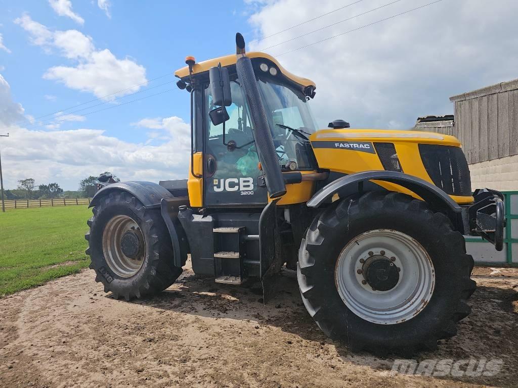 JCB Fastrac 3200 Traktorit