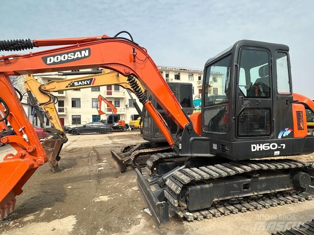 Doosan DH 60 Minikaivukoneet < 7t