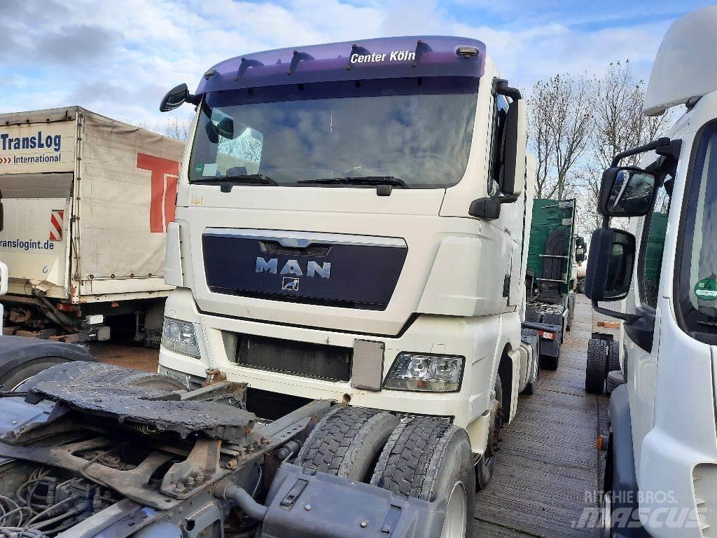 MAN TGX 18.400 Vetopöytäautot
