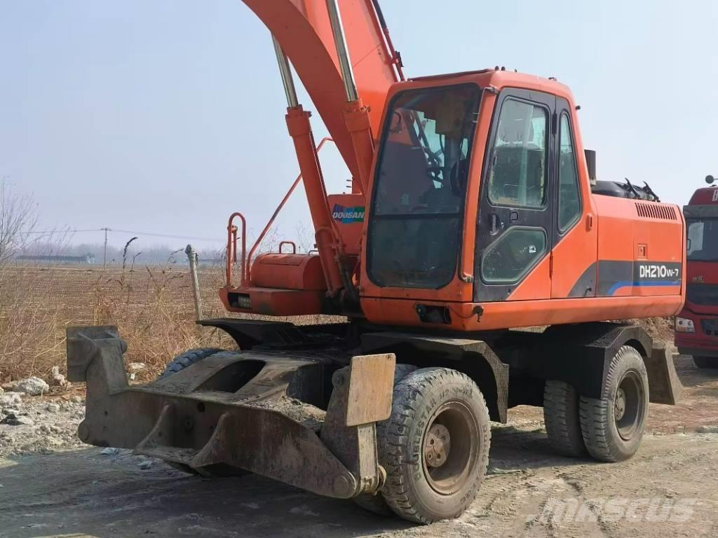 Doosan DH210W-7 Pyöräkaivukoneet