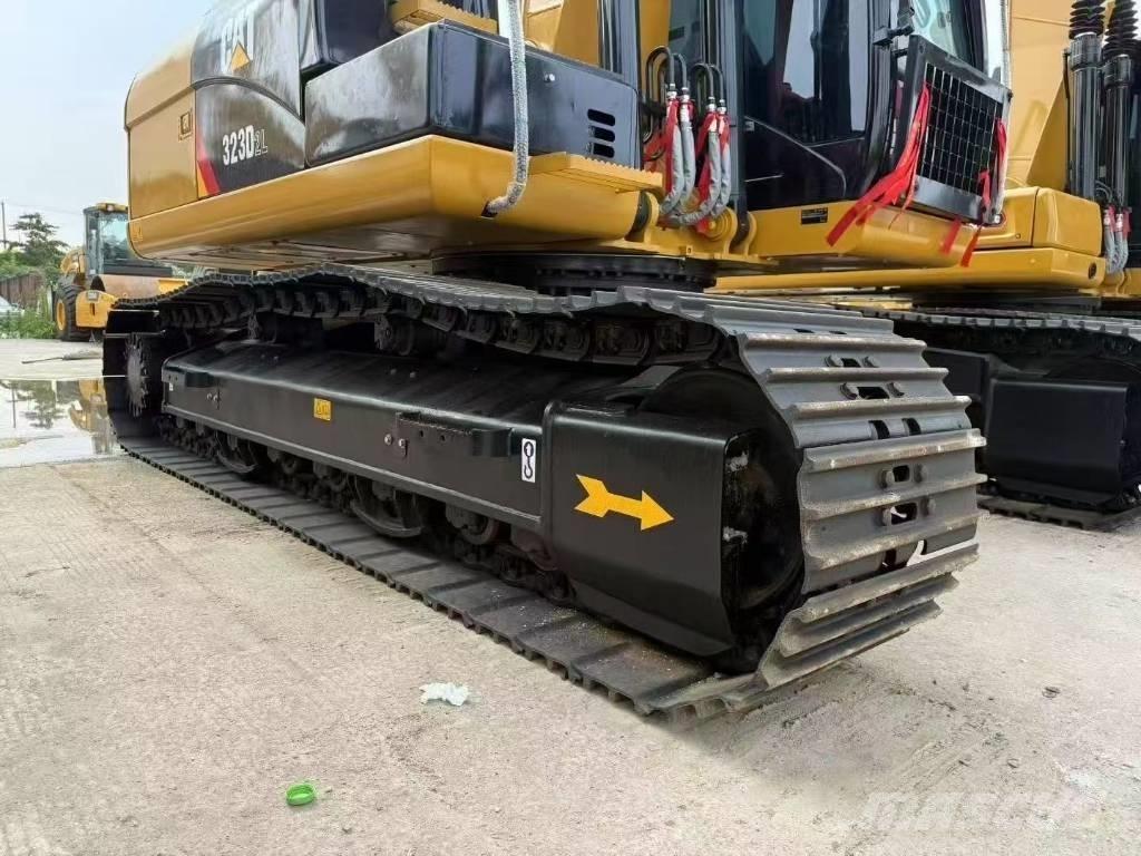 CAT 323D2L Telakaivukoneet