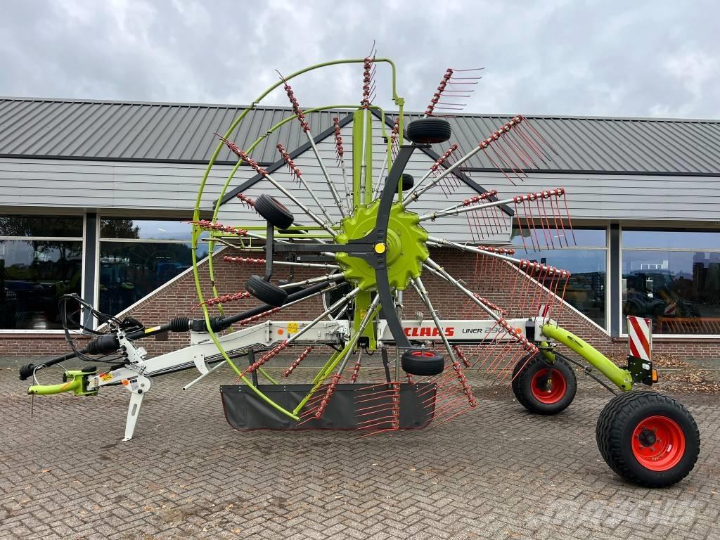 CLAAS Liner 2900 Karhottimet
