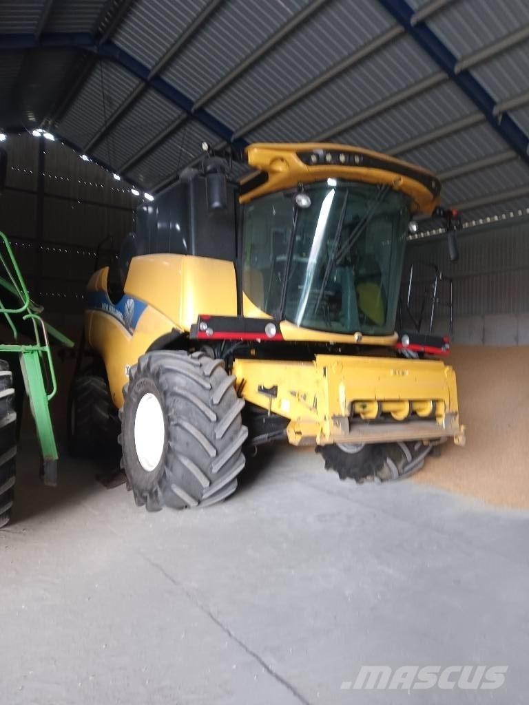 New Holland Cx 6.90 Leikkuupuimurit