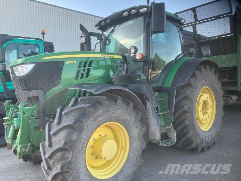 John Deere 6215R Traktorit