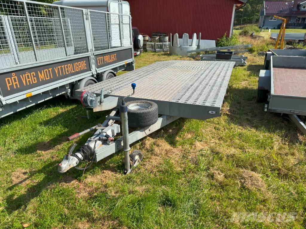 NIEWIADOW 02 Lavetit