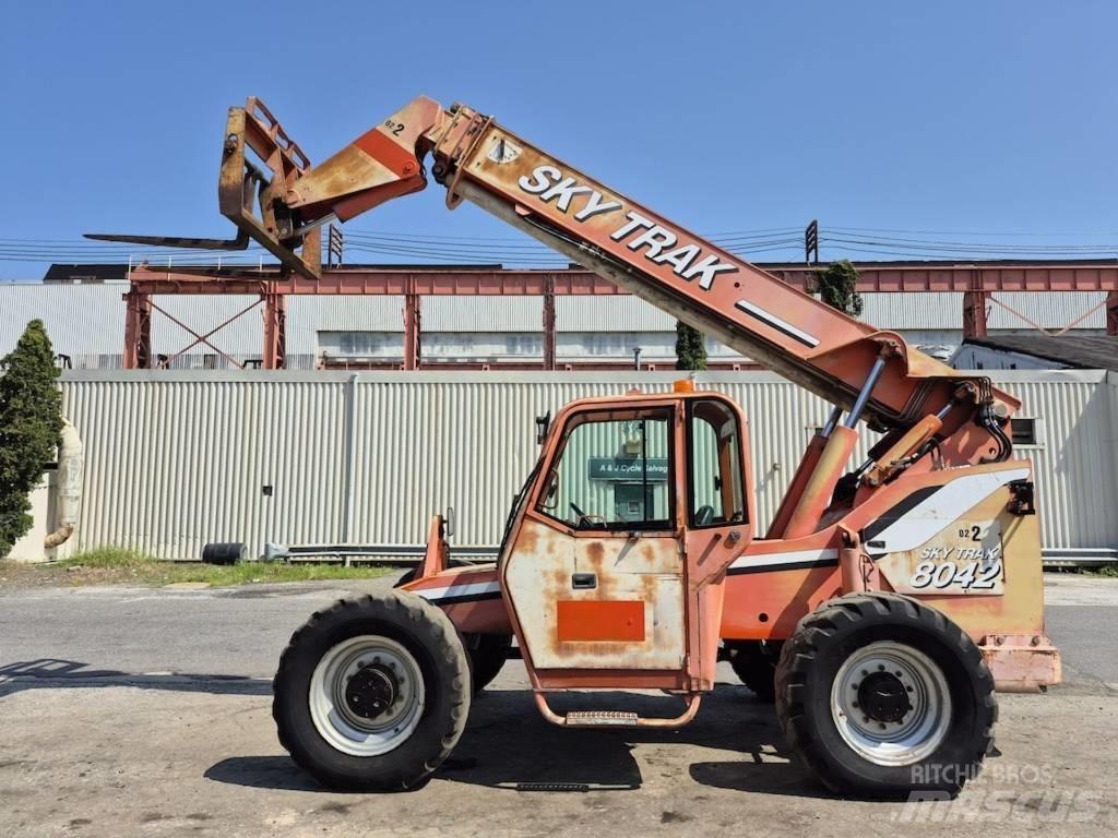SkyTrak 8042 Kurottajat