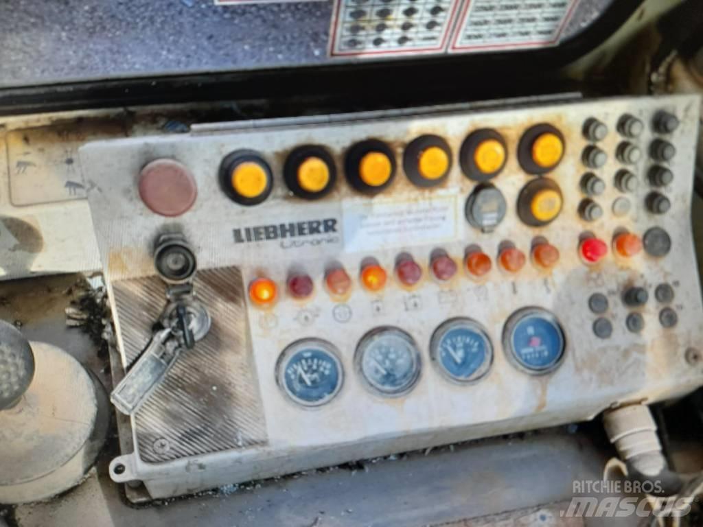 Liebherr PR 752 Telaketjupuskutraktorit