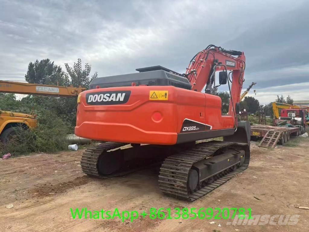Doosan DX 225 Telakaivukoneet