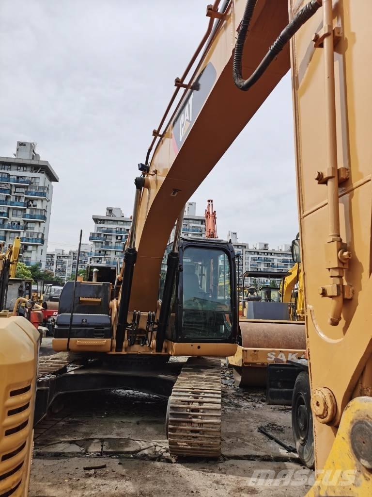CAT 323D Telakaivukoneet