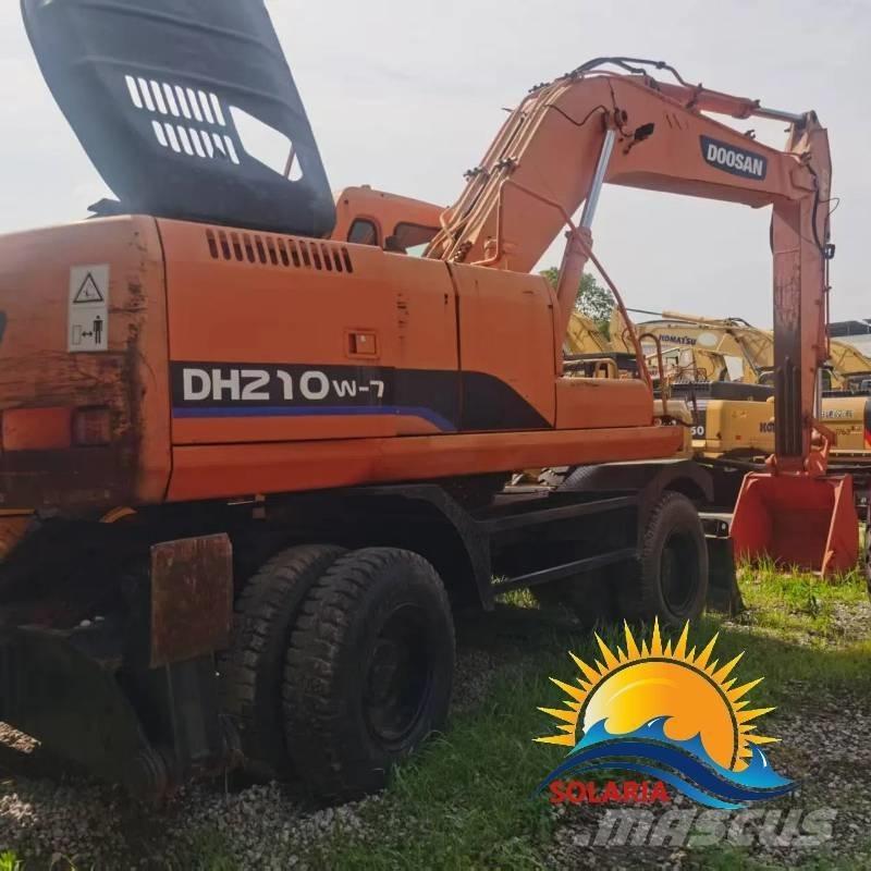 Doosan DH 210 W-7 Pyöräkaivukoneet