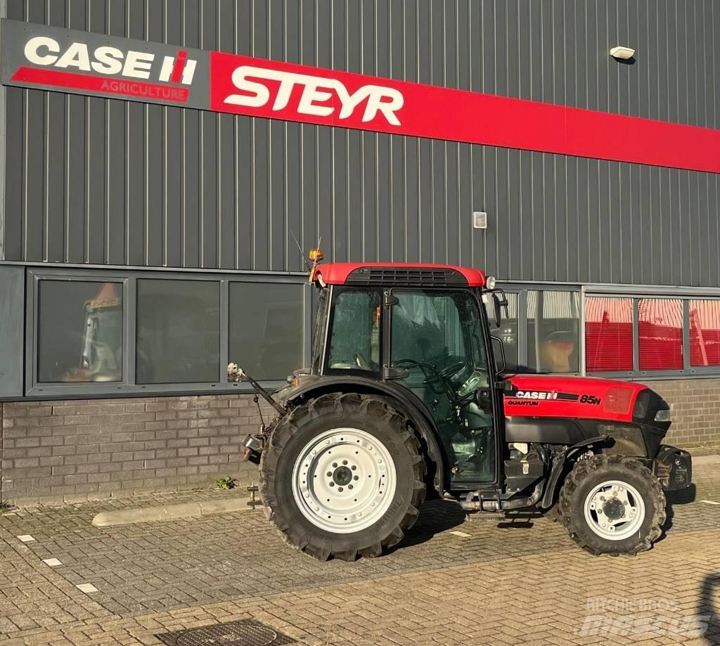 Case IH Quantum 85N Traktorit