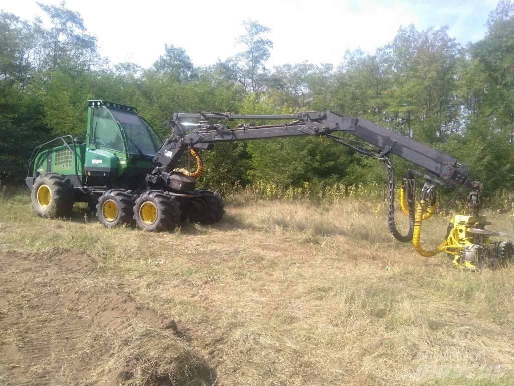 John Deere 1070 D Harvesterit