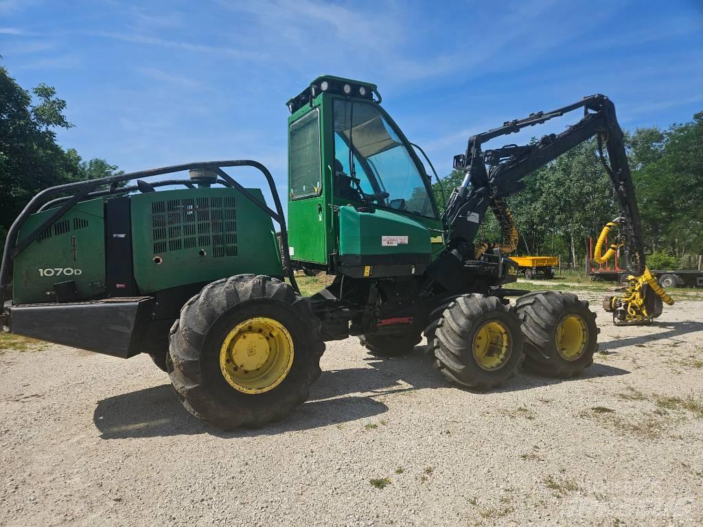 John Deere 1070 D Harvesterit