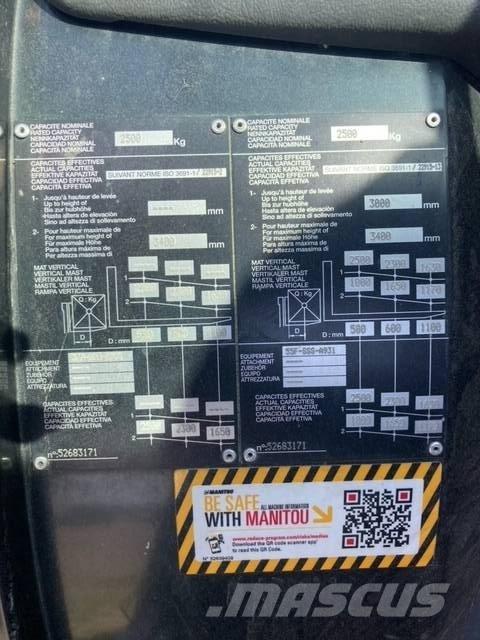 Manitou MC 25 Maastotrukit