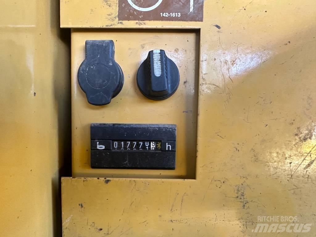 CAT M 320 VAH Pyöräkaivukoneet