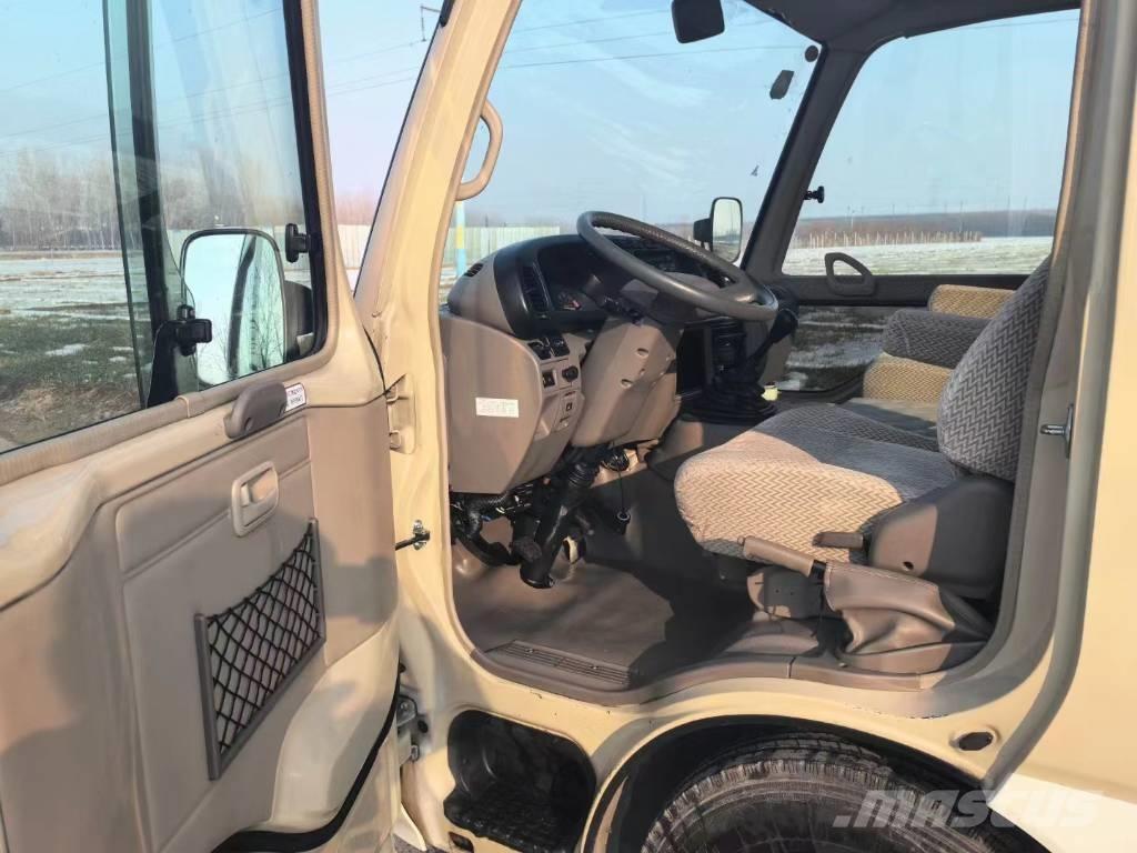 Toyota Coaster Bus Minibussit