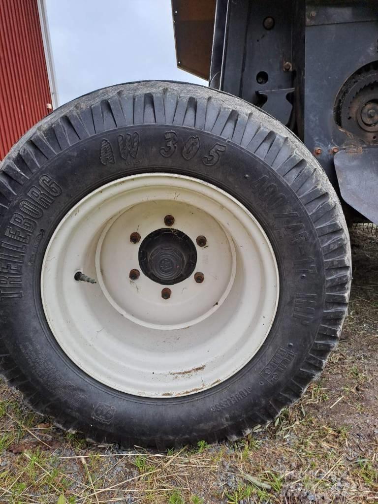 New Holland BR 7060 Pyöröpaalaimet