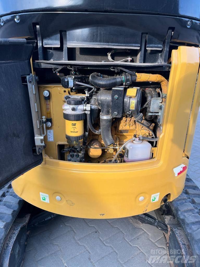 CAT 302 Minikaivukoneet < 7t