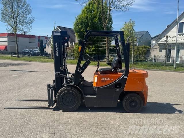 Doosan D30 Plus Dieseltrukit