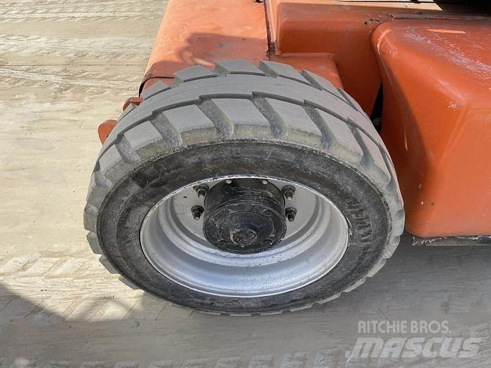 JLG E450AJ Kuukulkijat
