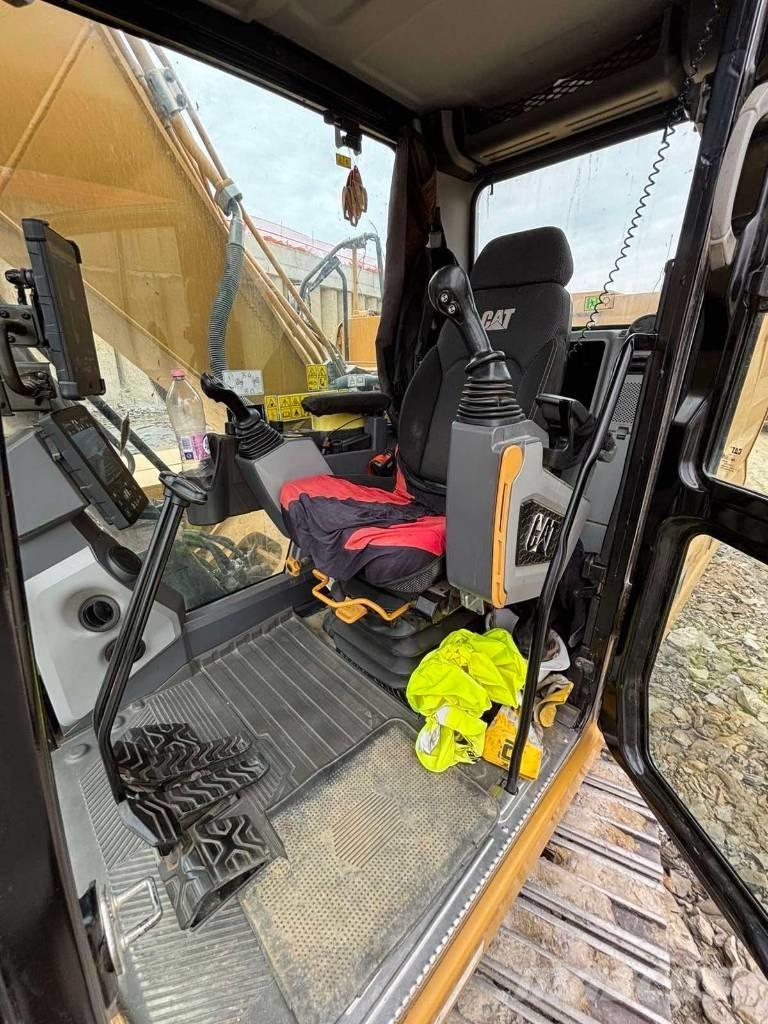 CAT 320 Telakaivukoneet