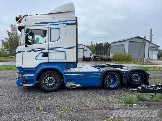 Scania R520 6X2 Vetopöytäautot