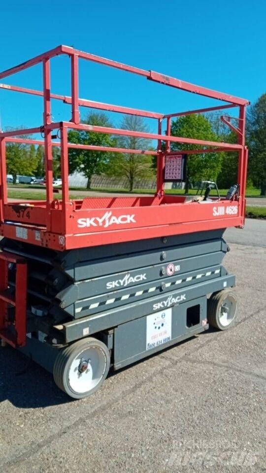 SkyJack SJ4626 Saksilavat