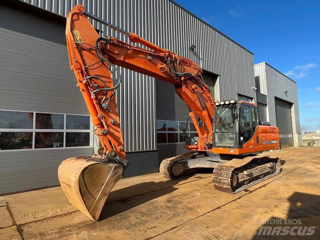 Doosan DX255LC-3 Telakaivukoneet