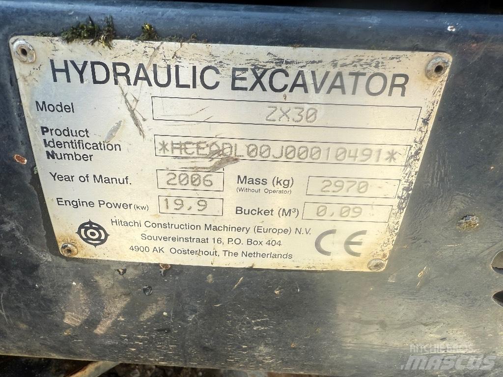 Hitachi ZX30 Minikaivukoneet < 7t