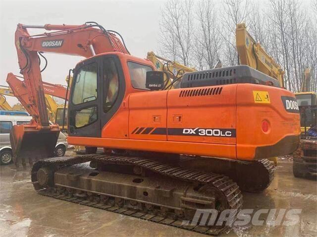 Doosan DX300 Telakaivukoneet