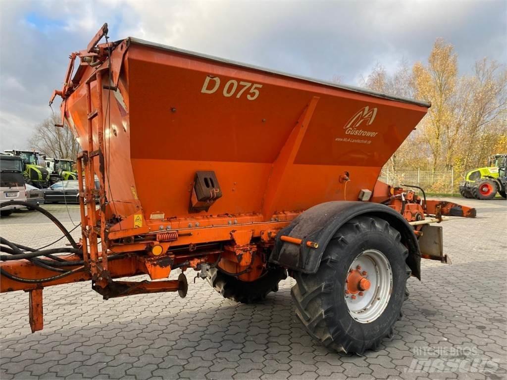  GÜSTROWER D075 Lannoitteenlevittimet