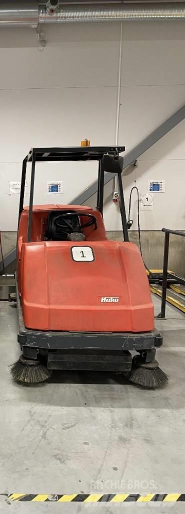 Hako B 1100 Pesu- ja lakaisukoneet