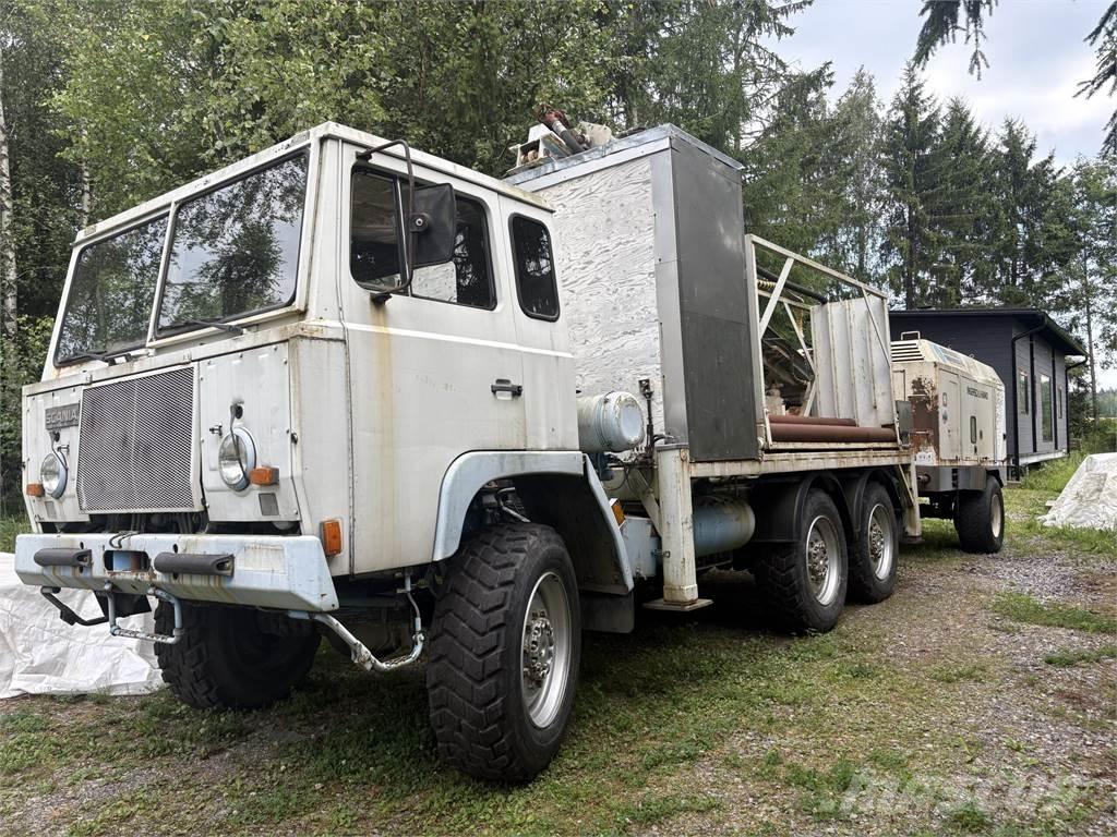 Scania SBAT 111SA Kuorma-auto porauskalustolla