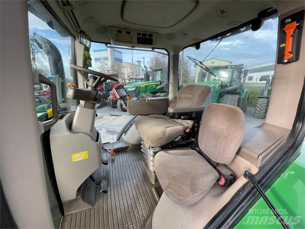 John Deere 7230 R Traktorit