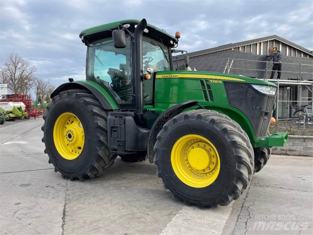 John Deere 7230 R Traktorit