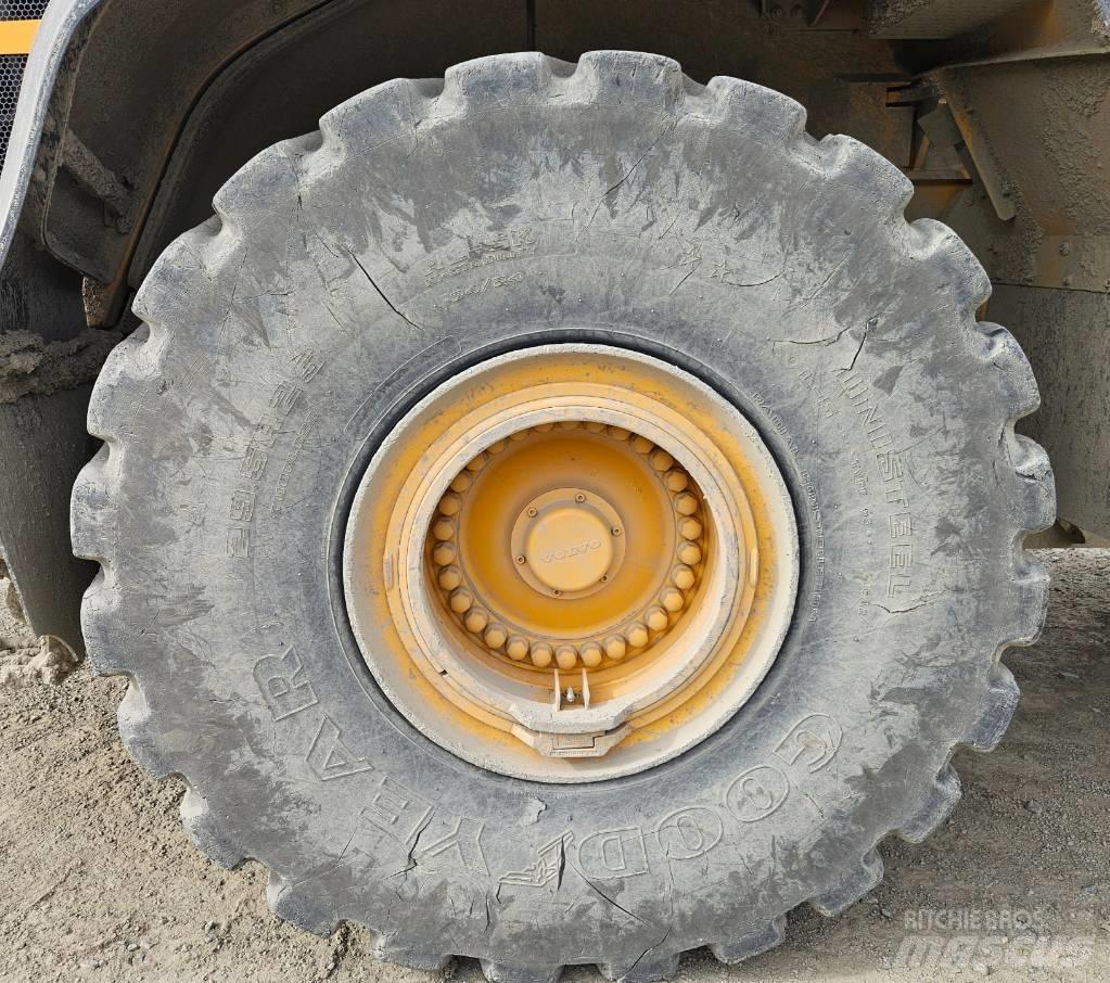 Volvo L 260 H Pyöräkuormaajat