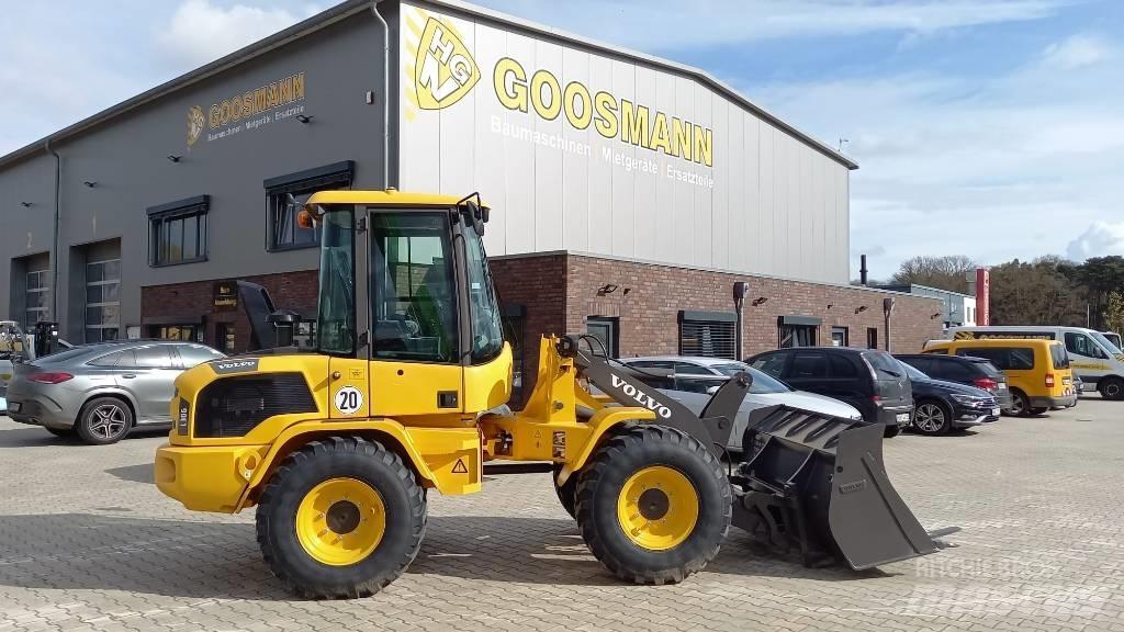 Volvo L 30 G Pyöräkuormaajat
