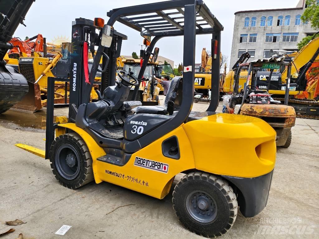 Komatsu FD 30 T-16 Dieseltrukit