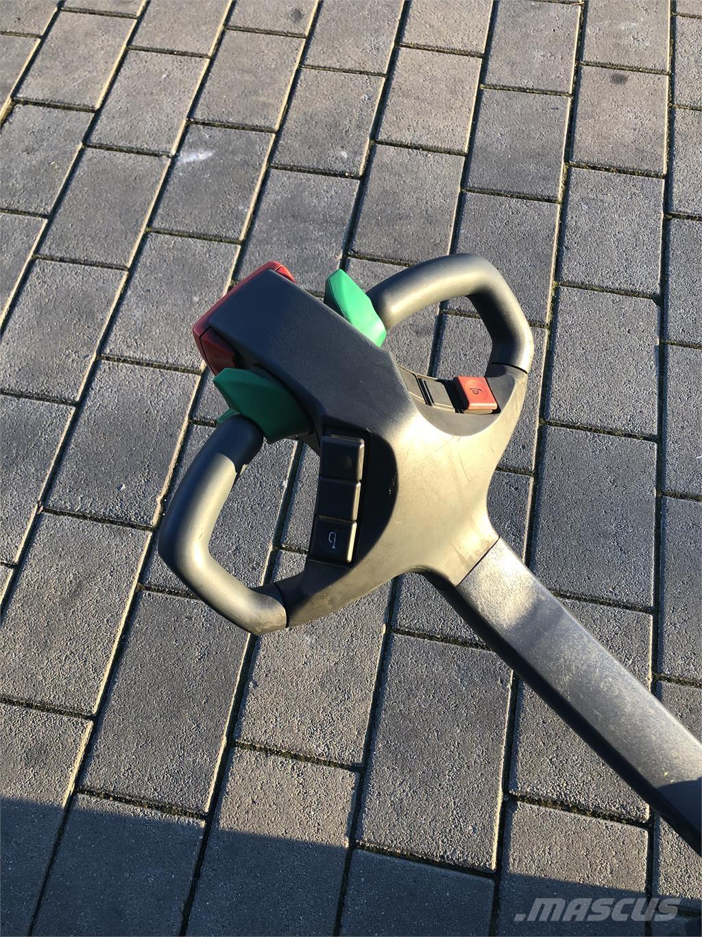 Jungheinrich WP16 Ajettavat pinoamisvaunut