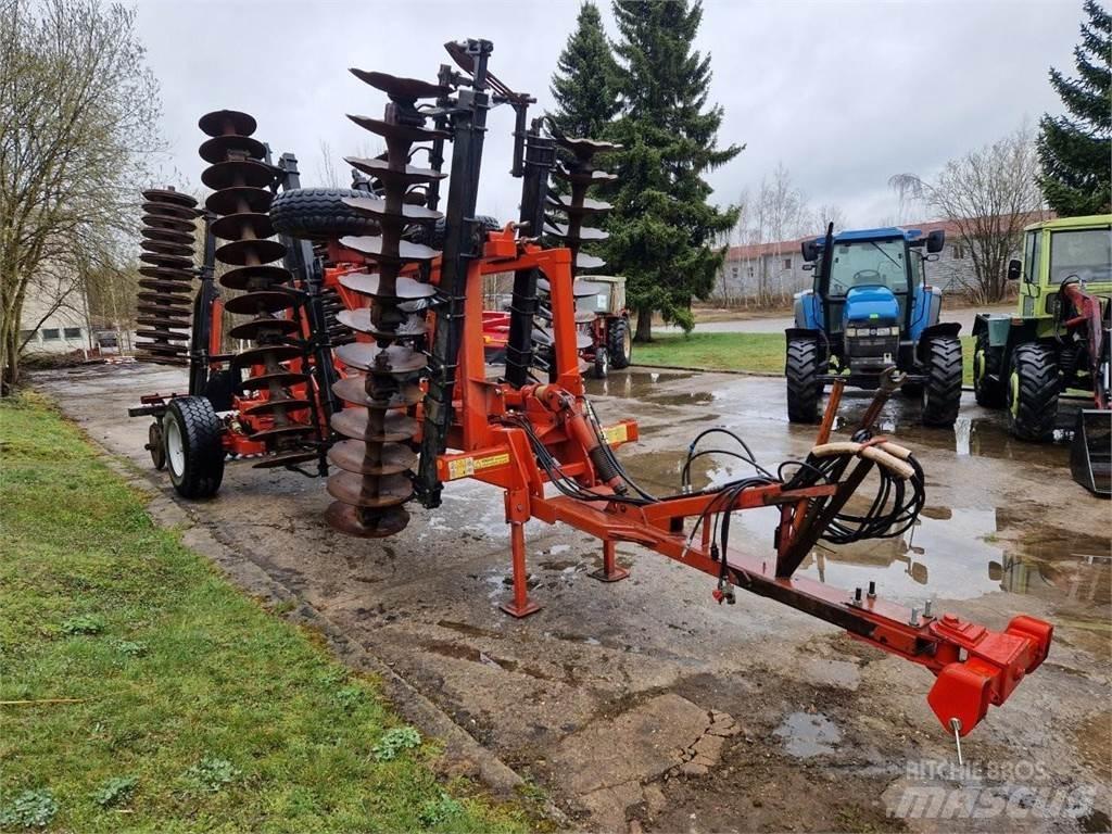 Bugnot XRV 667/52 Kiekkomultaimet ja lautasäkeet