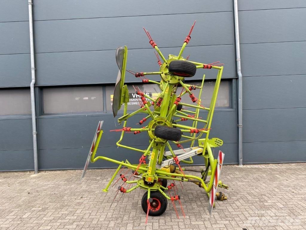 CLAAS Volto 870 Pöyhimet ja haravat