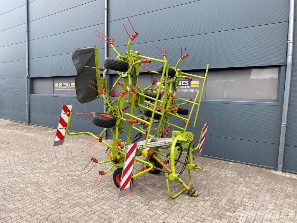 CLAAS Volto 870 Pöyhimet ja haravat
