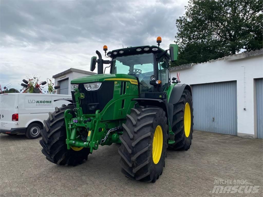 John Deere 6R 215 Traktorit